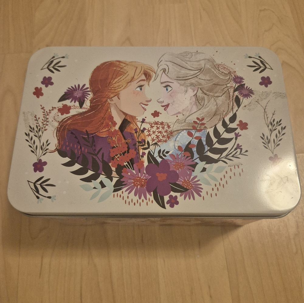 Disney Frozen 2 Tin with complete puzzle